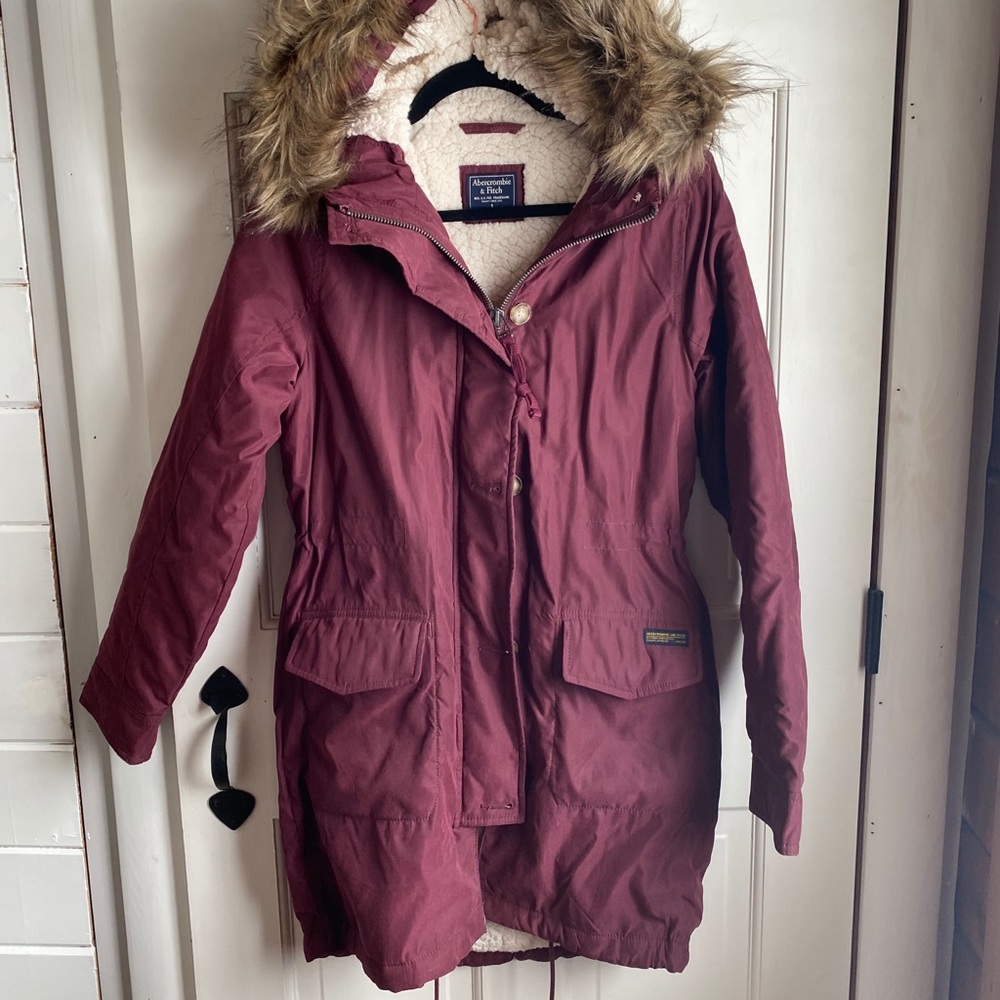 A&F MAROON PARKA *NWOT*